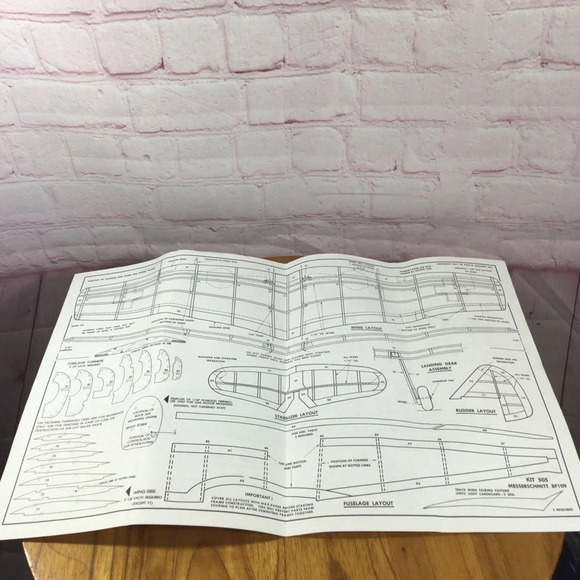 Vintage Guillow Messerschmitt BF-109 Authentic Scale Flying Model Kit - Picture 9 of 14